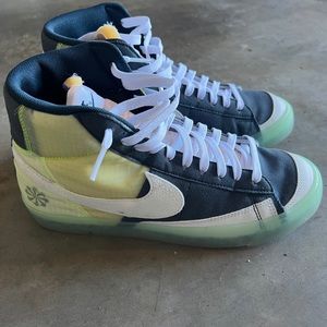 Nike womens blazers. Like new. Worn once